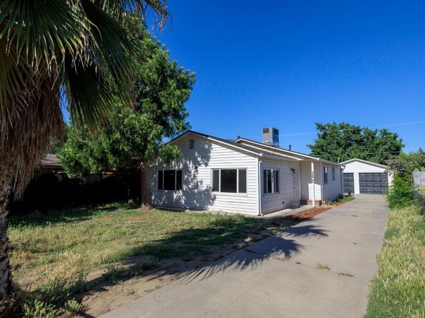 825 Wheatley Ave, Modesto, CA 95351