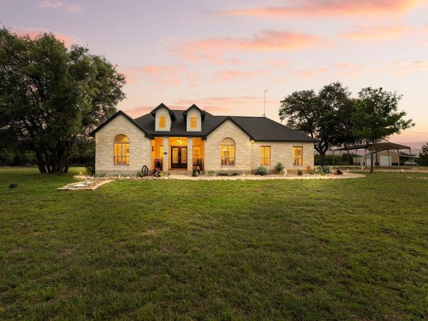 140 Shin Oak LN, Liberty Hill, TX 78642