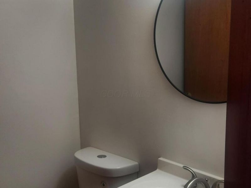 3812 Charbonnett Court, Unit 4E, Columbus, OH 43232 Photo 11