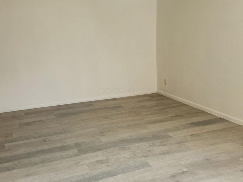 3812 Charbonnett Court, Unit 4E, Columbus, OH 43232 Photo 8
