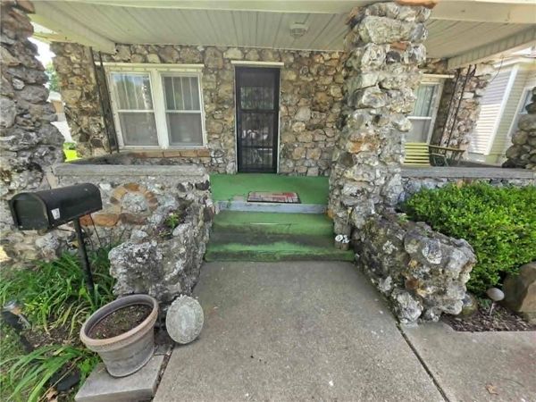 527 S Kansas Avenue, Columbus, KS 66725