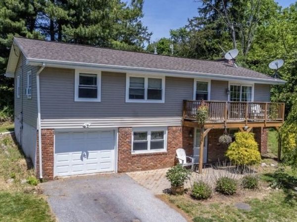 33 Lincoln Ave, Vernon, NJ 07462