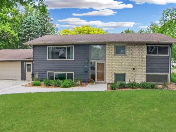 503 Washington Avenue , Marshall, MN 56258