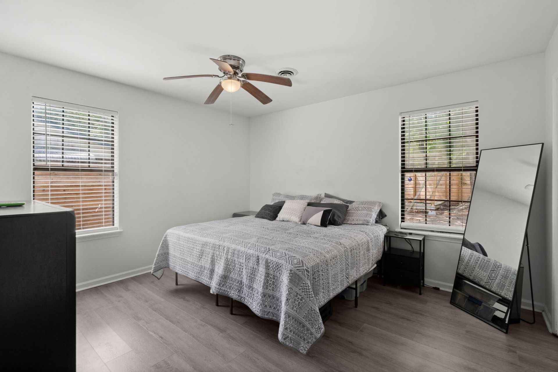 313 Dorchester Manor Boulevard Photo 15