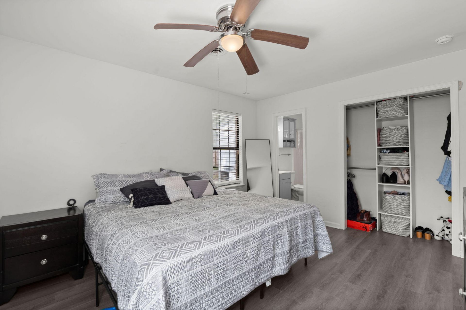 313 Dorchester Manor Boulevard Photo 16