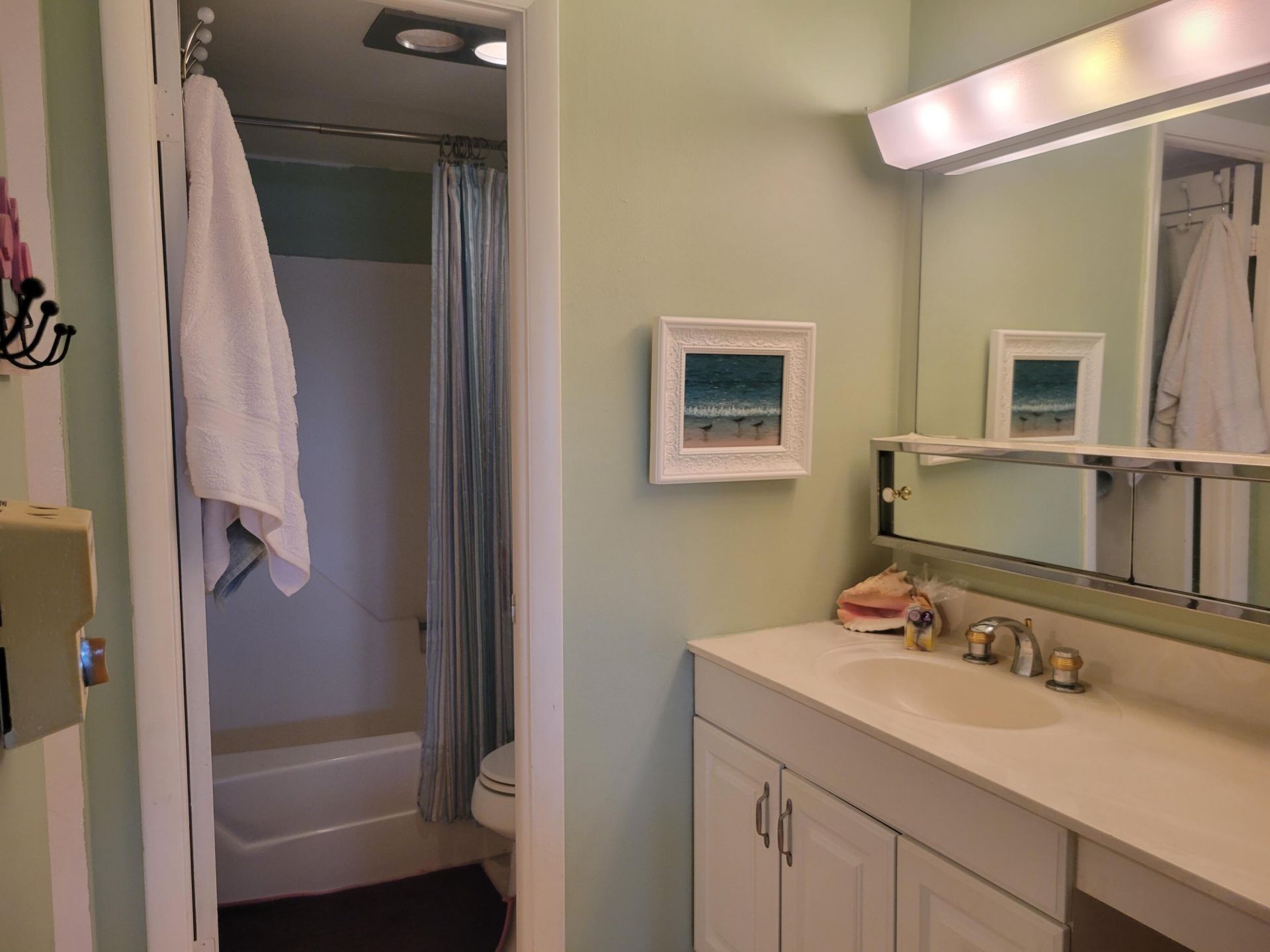 356 Lake Dora Drive, West Palm Beach, FL 33411 Photo