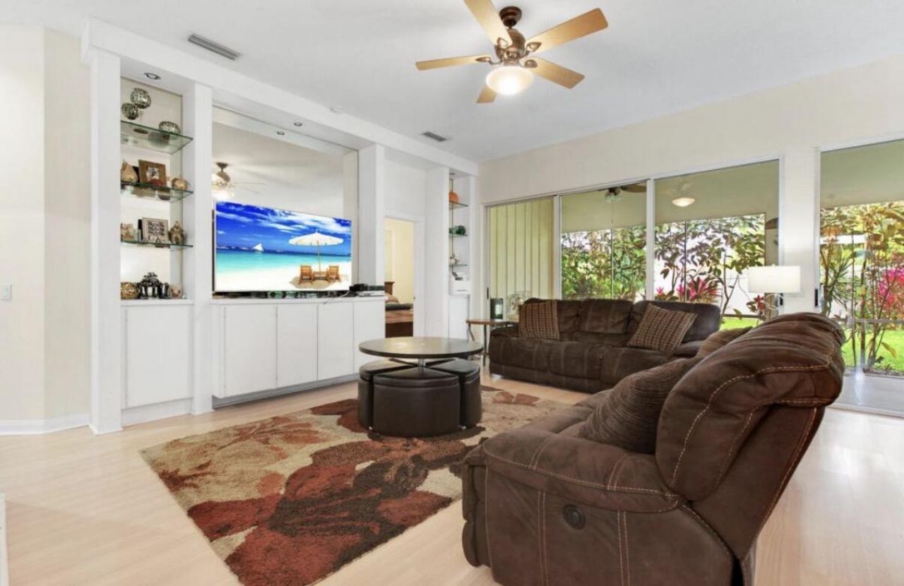 1092 Bedford Avenue, Palm Beach Gardens, FL 33403 Photo