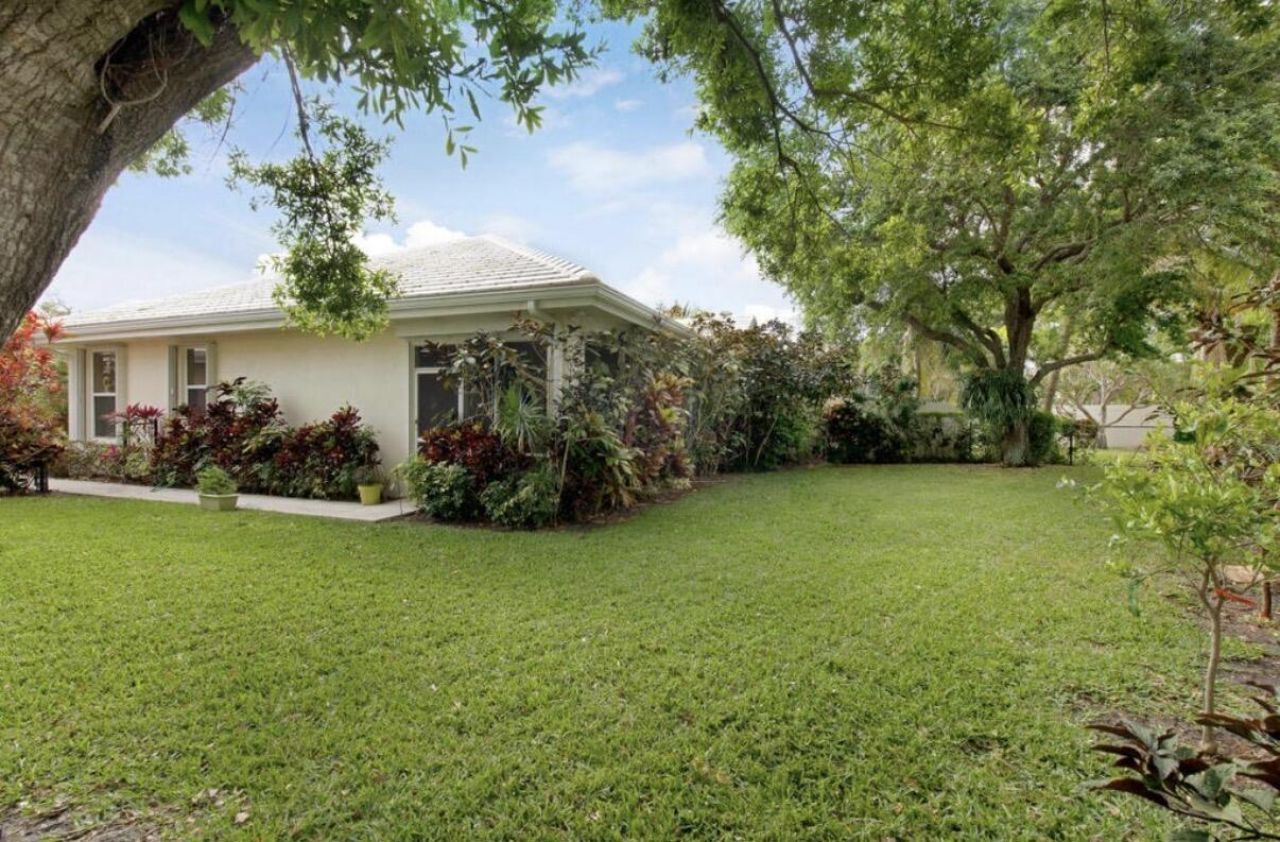 1092 Bedford Avenue, Palm Beach Gardens, FL 33403 Photo
