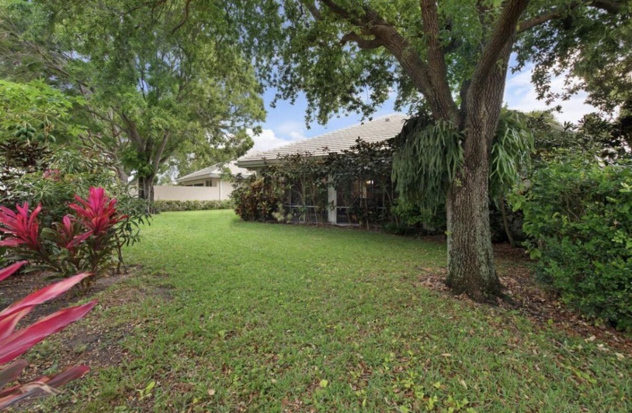 1092 Bedford Avenue, Palm Beach Gardens, FL 33403 Photo