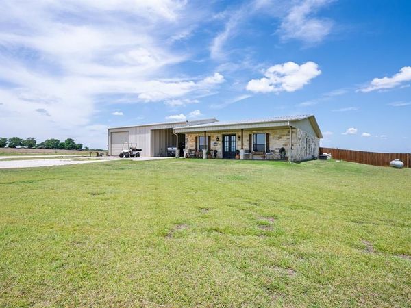 12102 Cedar Rock Parkway, Crawford, TX 76638