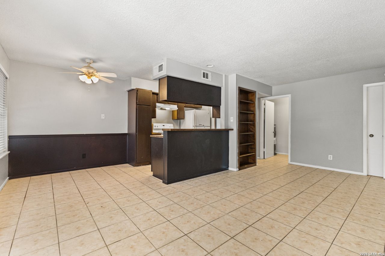 5823 Shadow Gln, San Antonio, TX 78240 Main Photo