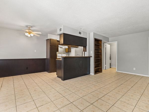 5823 SHADOW GLN, San Antonio, TX 78240