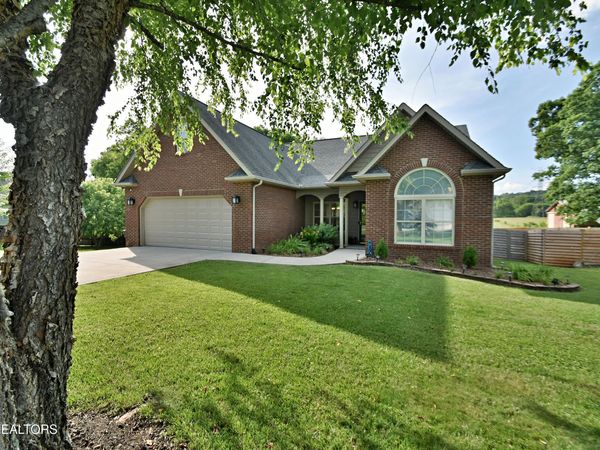5675 Autumn Creek Drive, Knoxville, TN 37924