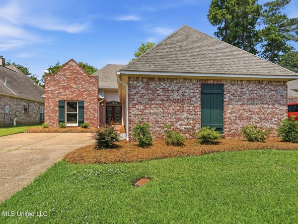707 Versailles Drive, Ridgeland, MS 39157