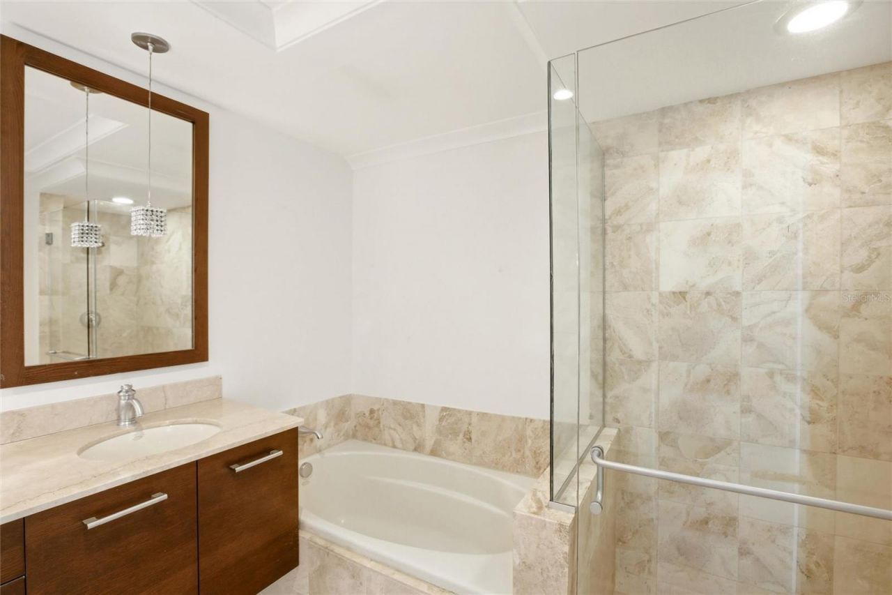 1350 Main Street , Unit 707, Sarasota, FL 34236 Photo