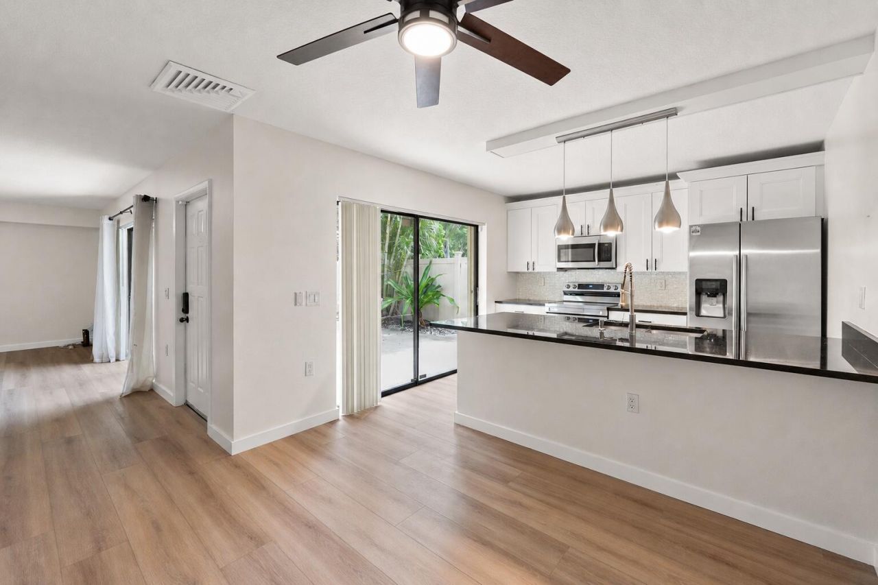 6906 69th Way, West Palm Beach, FL 33407 Photo