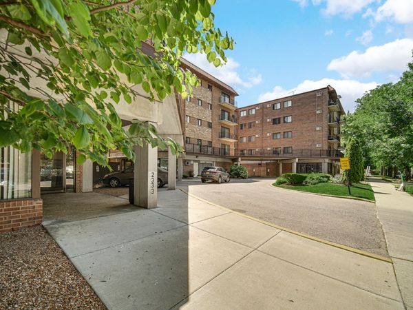 2325 N Neva Avenue , Unit 204B, Chicago, IL 60707