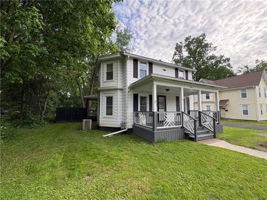 12 South Street, Clifton Springs, NY 14432