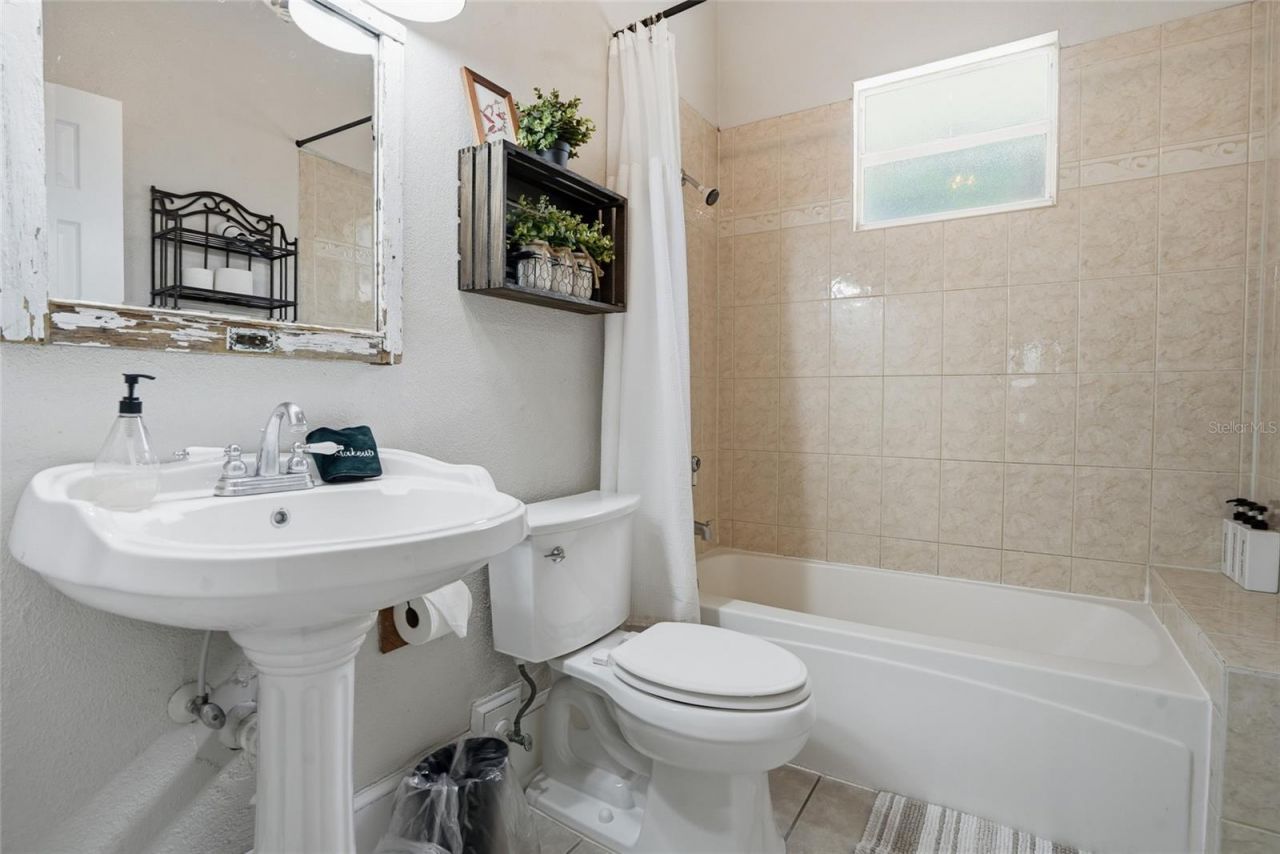 5602 N Ola Avenue , Tampa, FL 33604 Photo