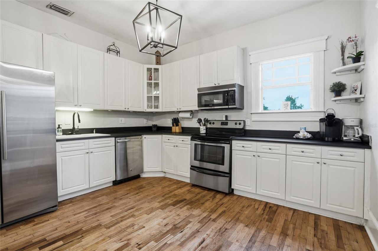 5602 N Ola Avenue , Tampa, FL 33604 Photo