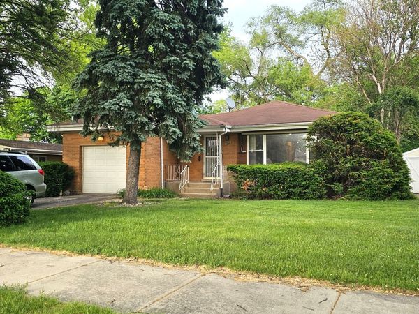 8823 Mango Avenue , Morton Grove, IL 60053