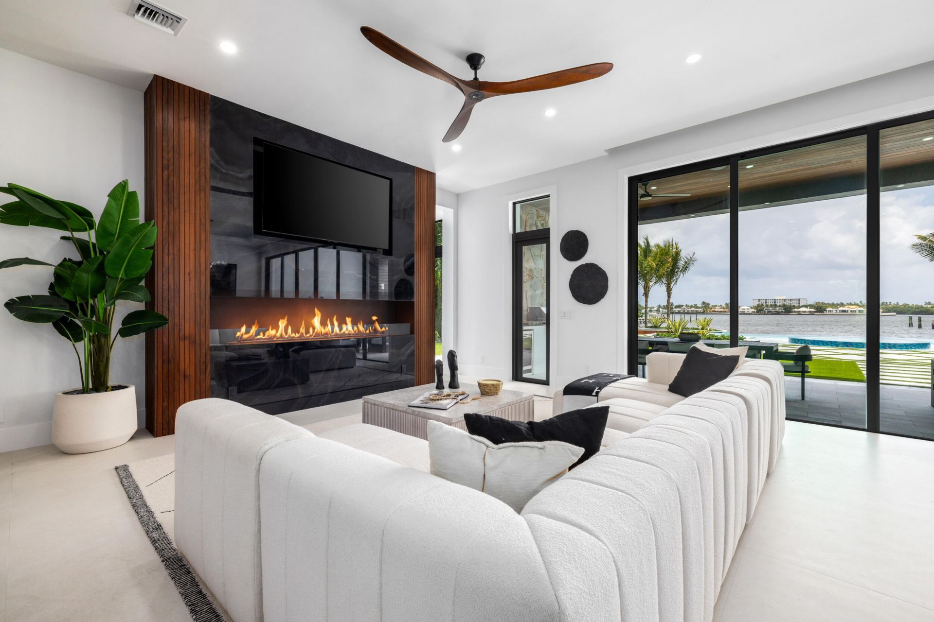 1708 N Lakeside Drive, Lake Worth Beach, FL 33460 Photo