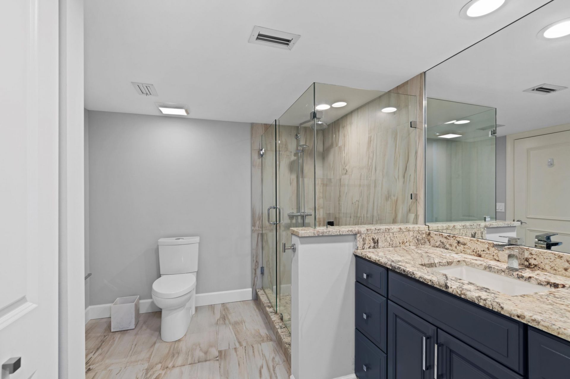 2435 Presidential Way, Unit G, West Palm Beach, FL 33401 Photo
