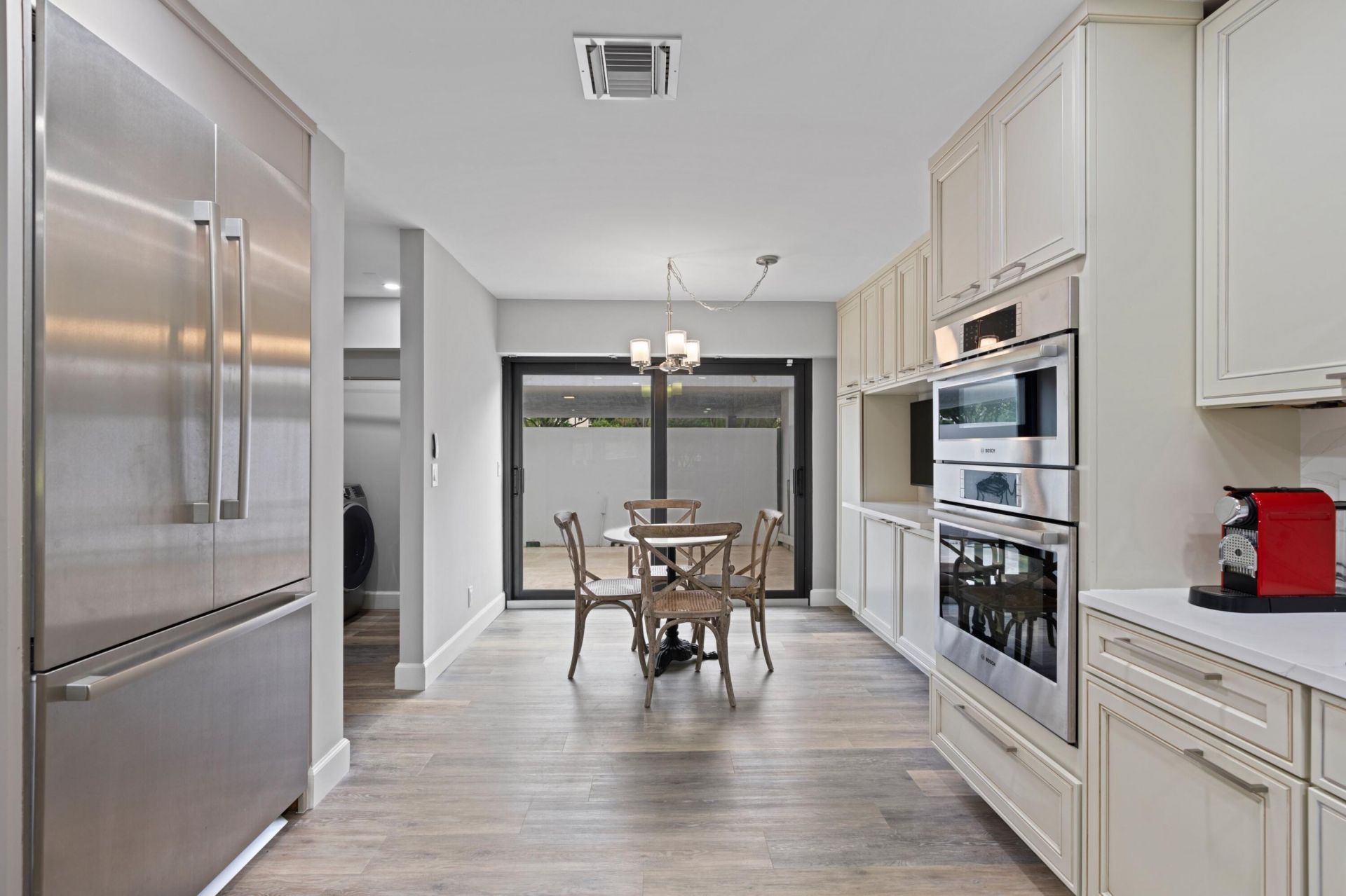 2435 Presidential Way, Unit G, West Palm Beach, FL 33401 Photo