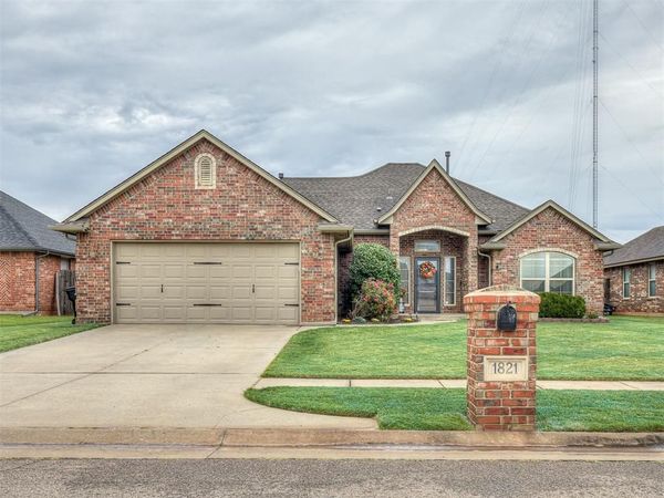 1821 NE 31st Street, Moore, OK 73160