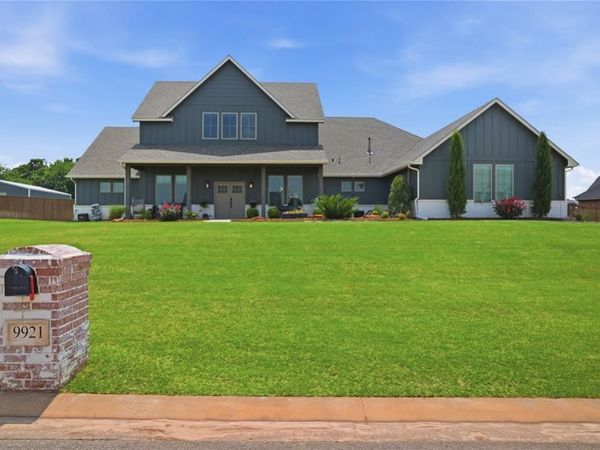 9921 Oakwood Drive, Edmond, OK 73025