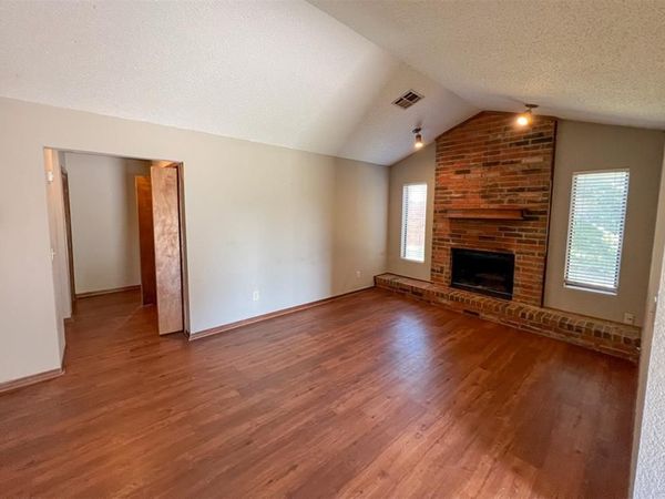 1303 N Fretz Avenue, Edmond, OK 73003