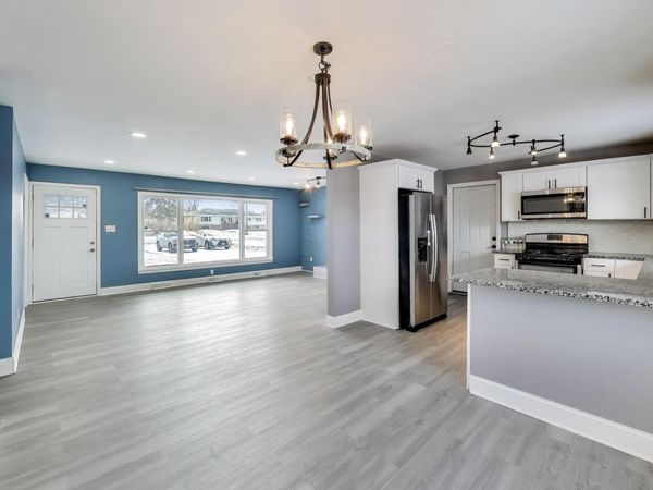 5024 E 73rd Avenue, Merrillville, IN 46410