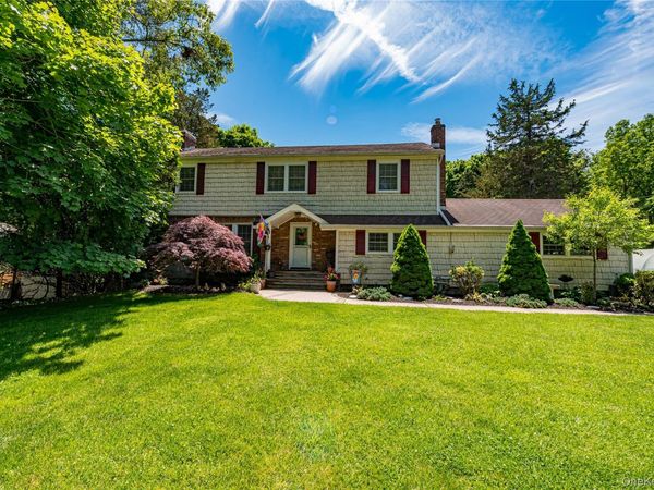 3 Thompson Hill Road, Saint James, NY 11780