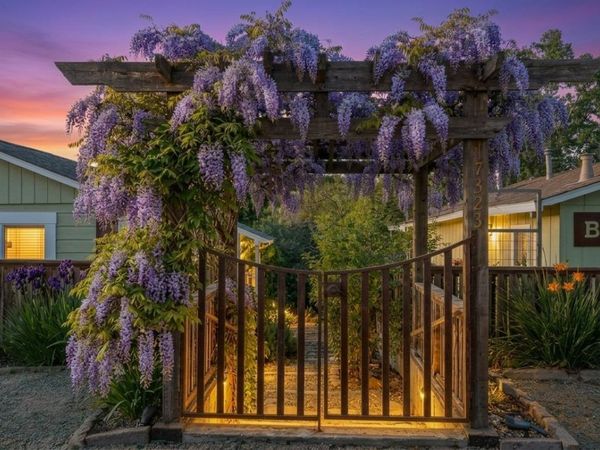 17323 Hillside Avenue, Sonoma, CA 95476