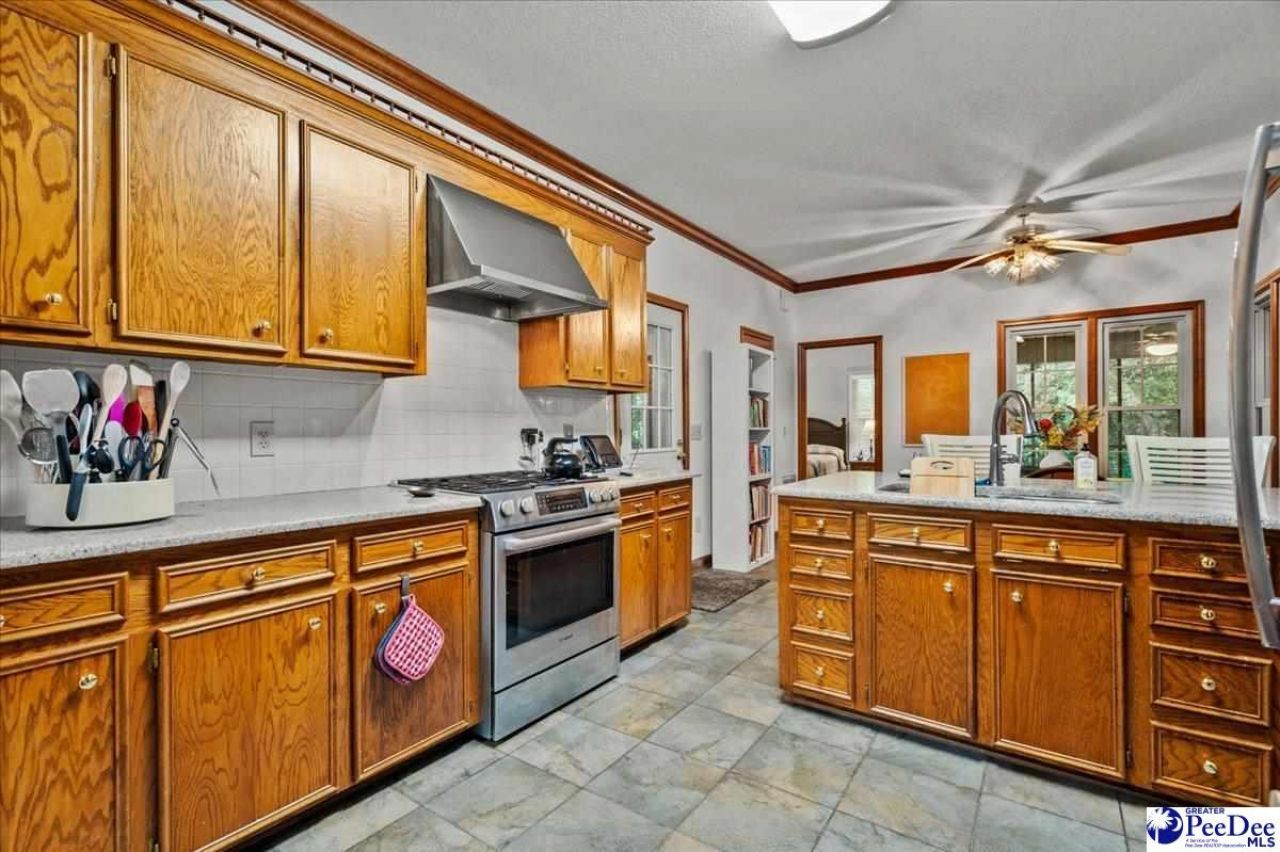 1352 Cottingham Photo 14