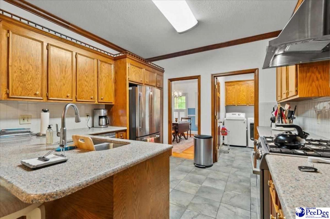 1352 Cottingham Photo 15