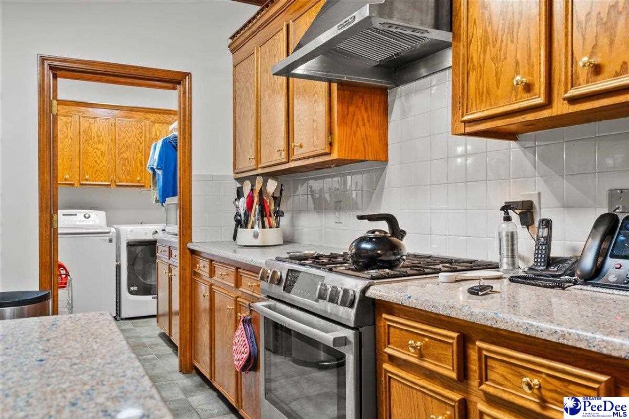 1352 Cottingham Photo 16
