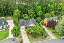 1352 Cottingham photo 4