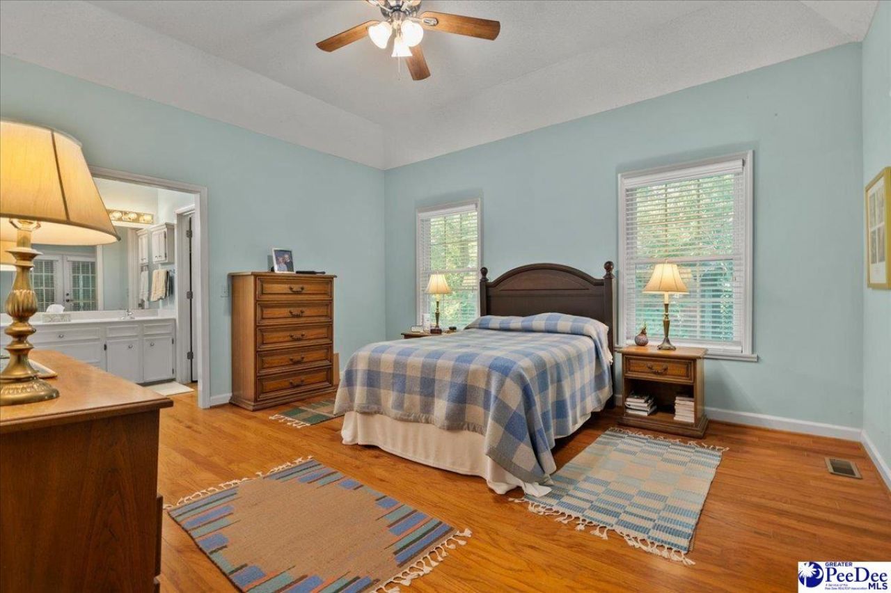 1352 Cottingham Photo 20