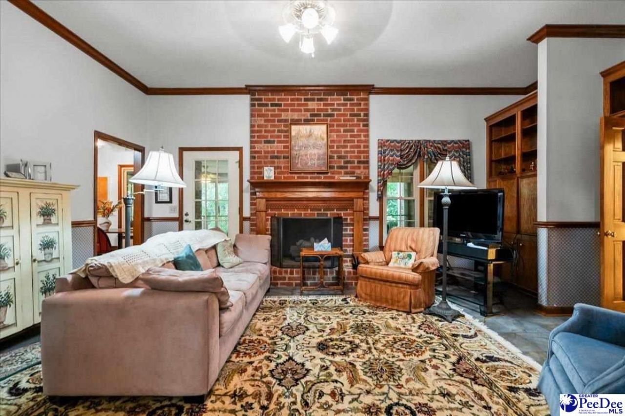 1352 Cottingham Photo 28