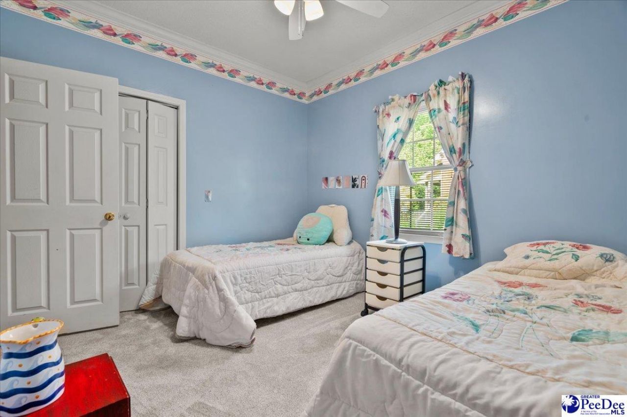 1352 Cottingham Photo 33