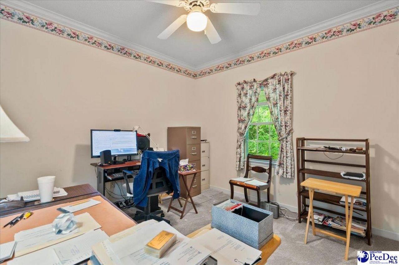 1352 Cottingham Photo 37