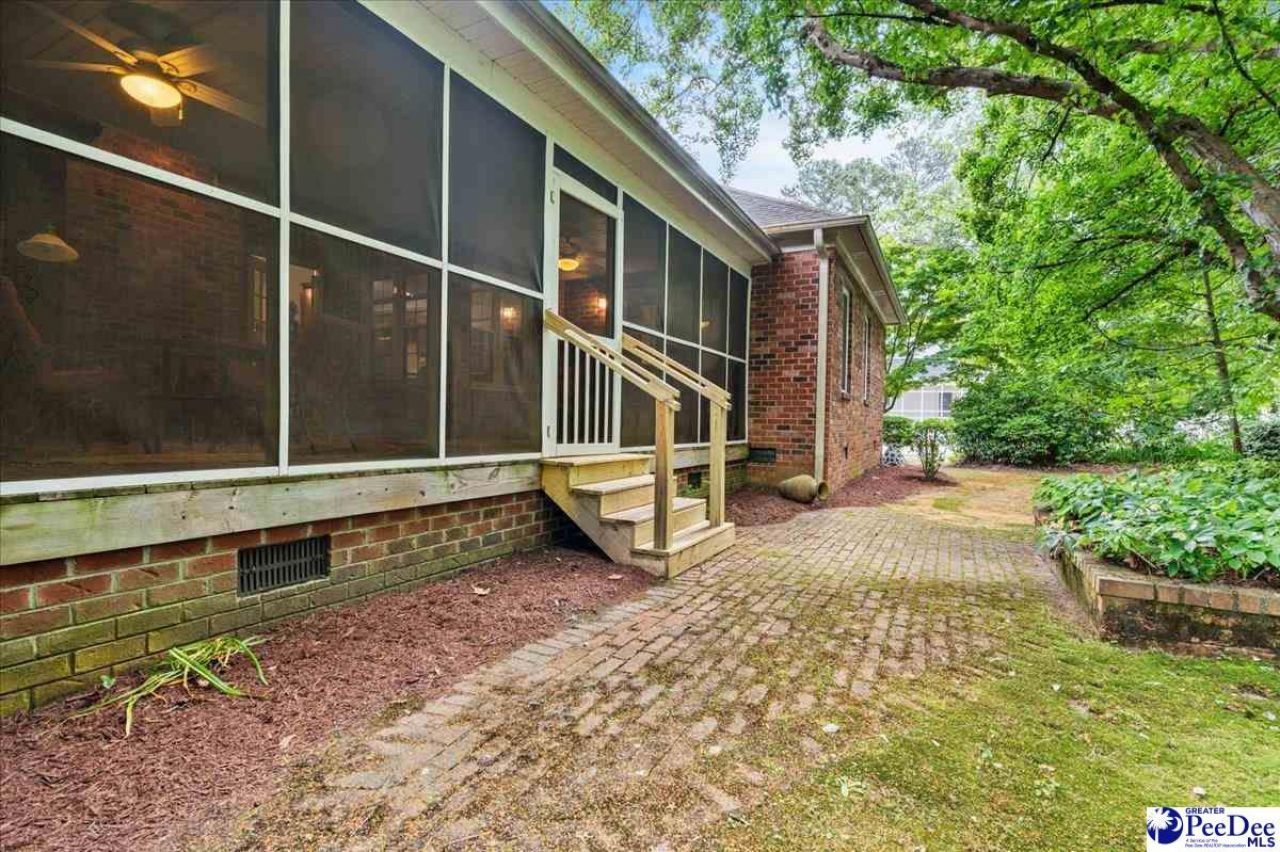 1352 Cottingham Photo 42