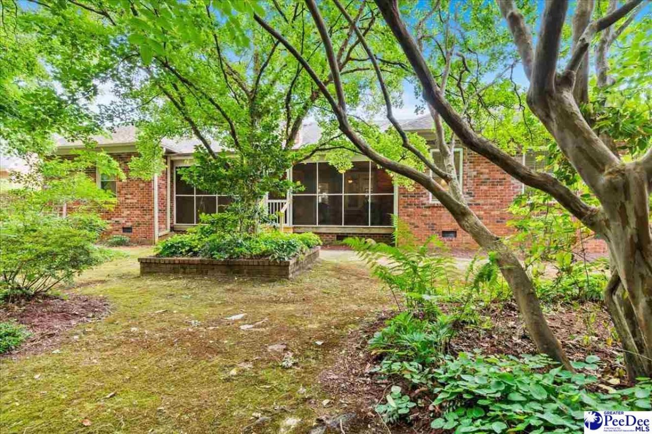 1352 Cottingham Photo 5
