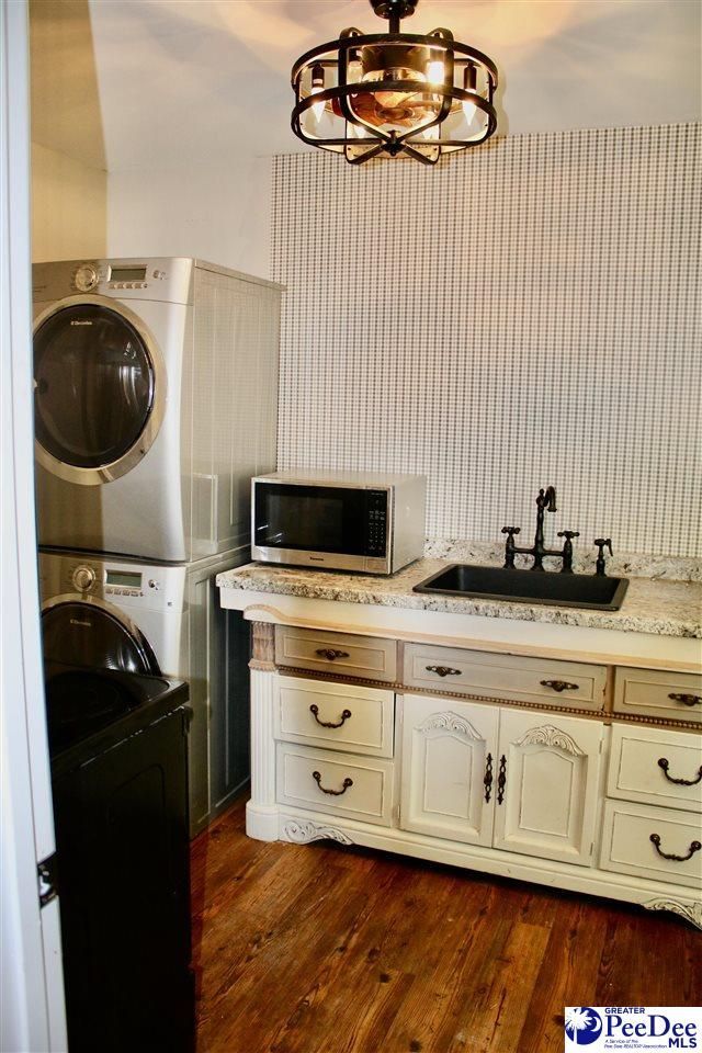 2150 Green Rd Photo 18