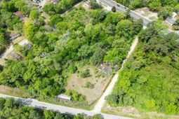2.95 Acres Warehouse Road photo 4