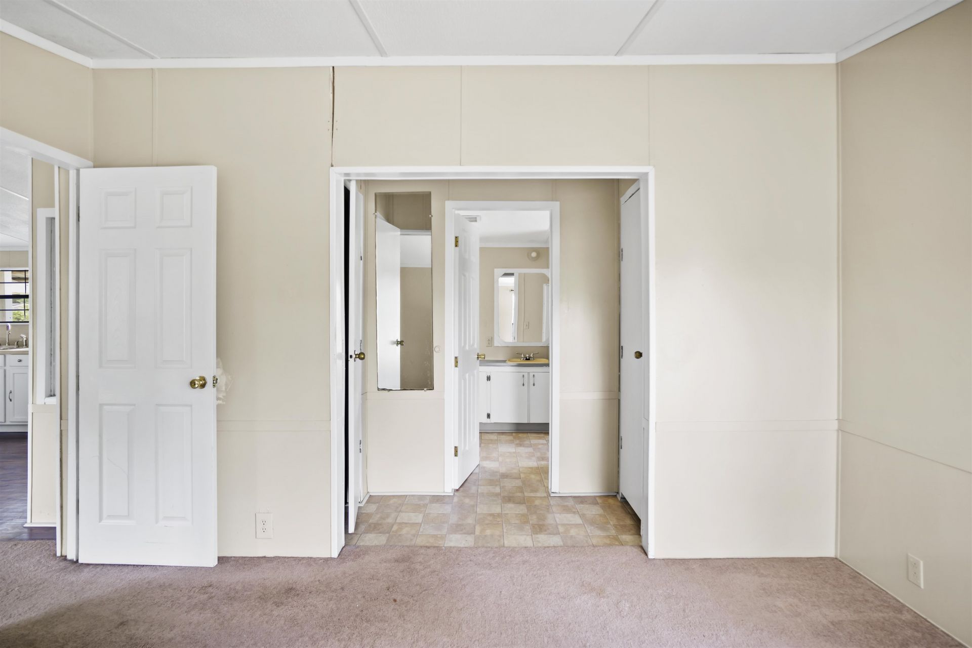 10461 NW 1st Street , Bristol, FL 32321 Photo