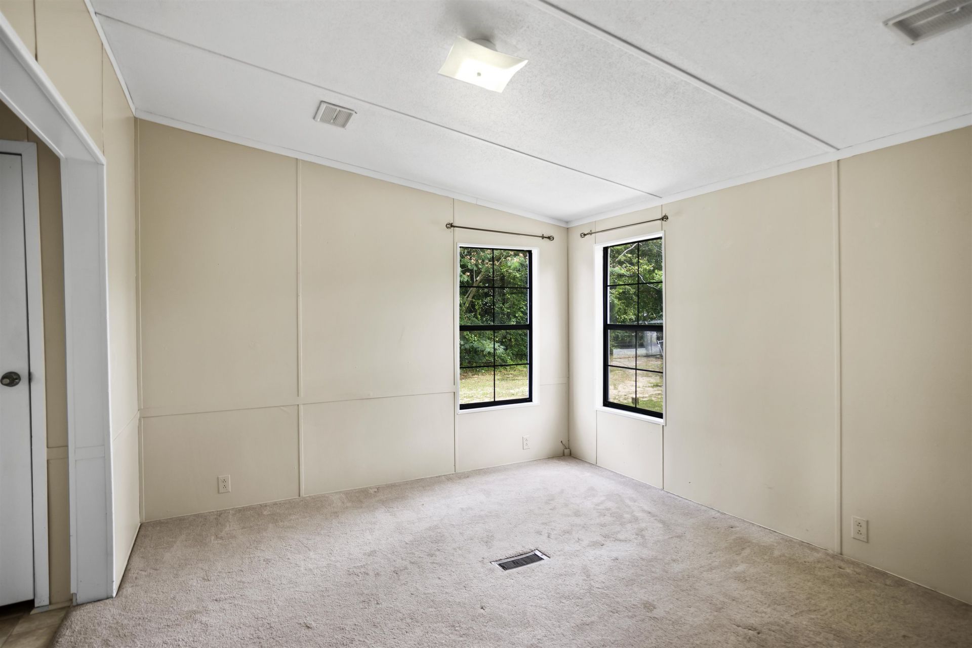 10461 NW 1st Street , Bristol, FL 32321 Photo