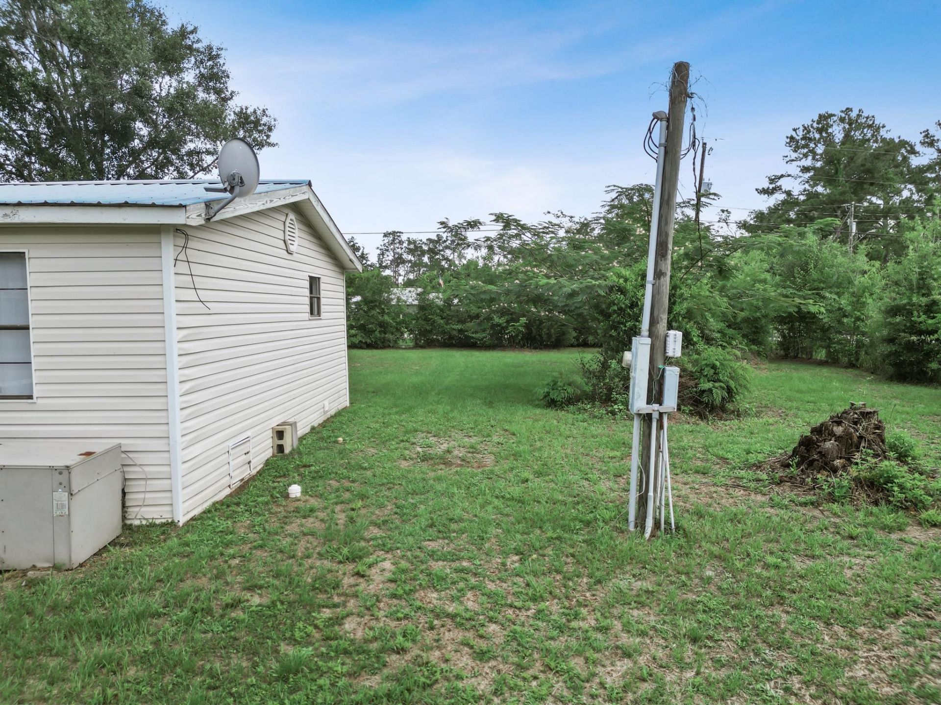 10461 NW 1st Street , Bristol, FL 32321 Photo