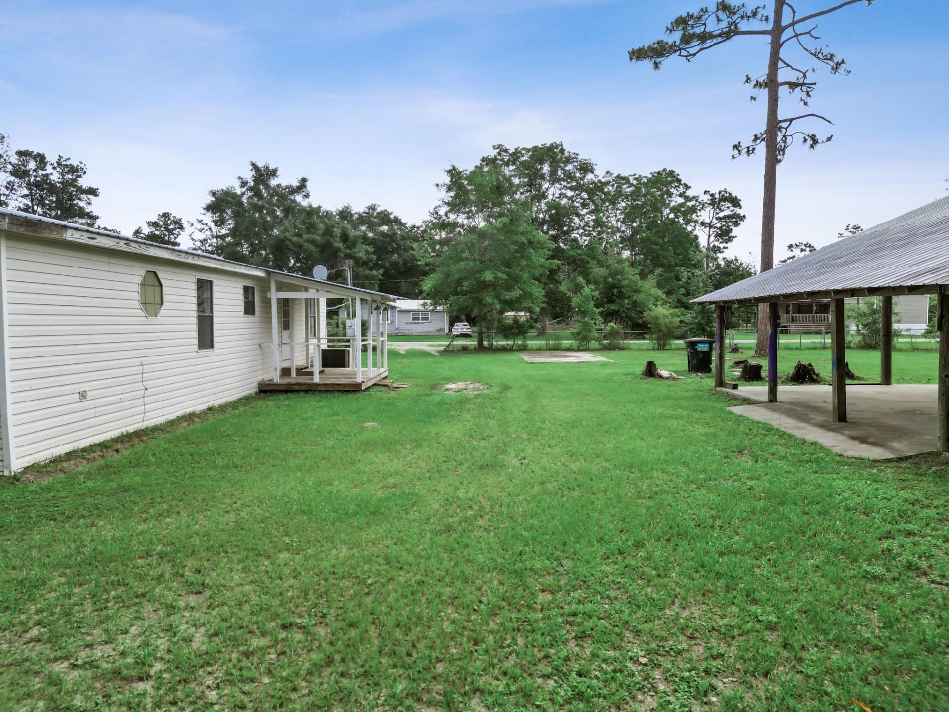 10461 NW 1st Street , Bristol, FL 32321 Photo